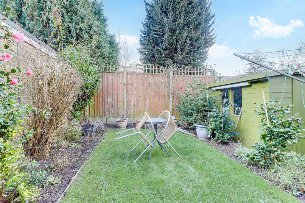 Wykes Avenue, Gedling, Nottinghamshire, NG4 4DF