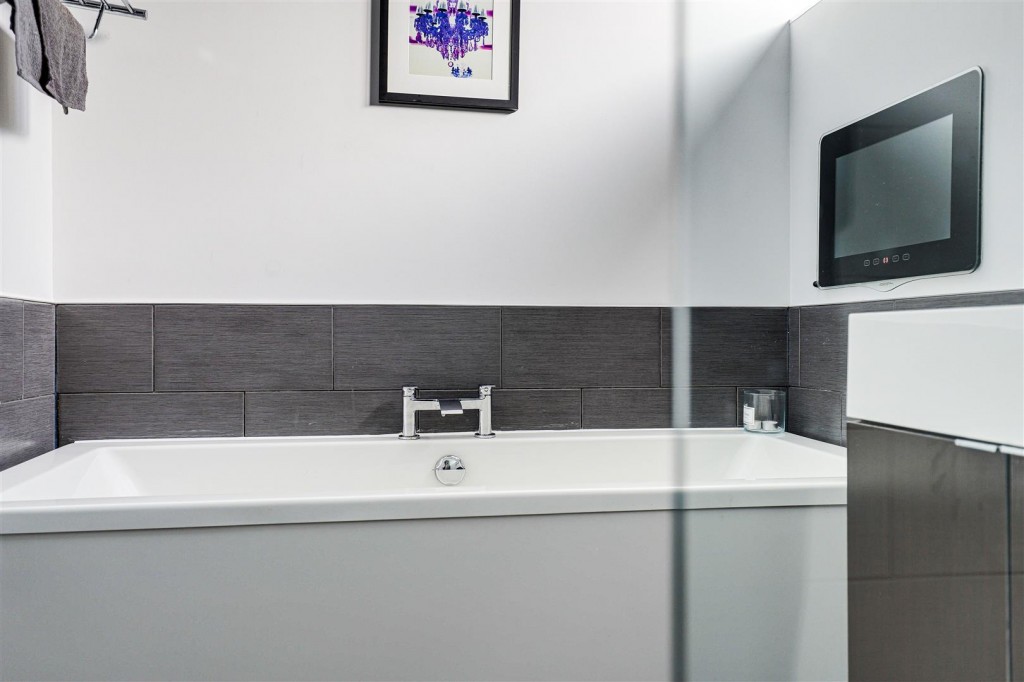 Medina Drive, Tollerton, Nottinghamshire, NG12 4EP