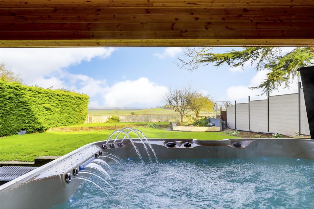 Medina Drive, Tollerton, Nottinghamshire, NG12 4EP