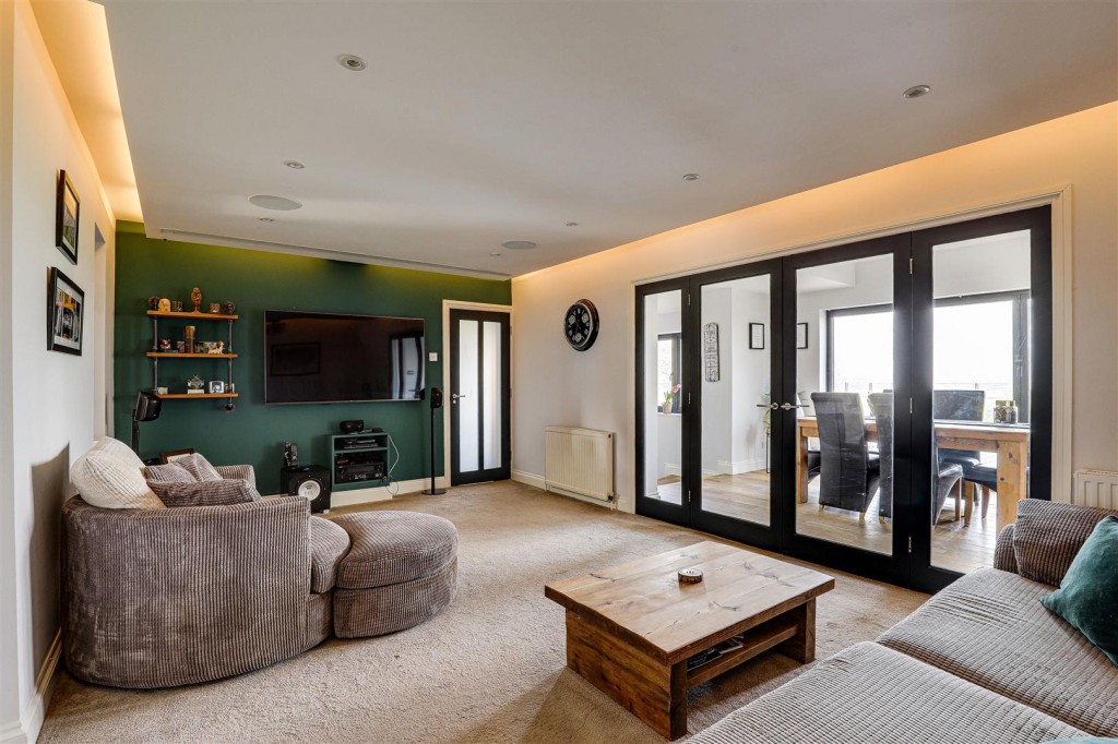 Medina Drive, Tollerton, Nottinghamshire, NG12 4EP
