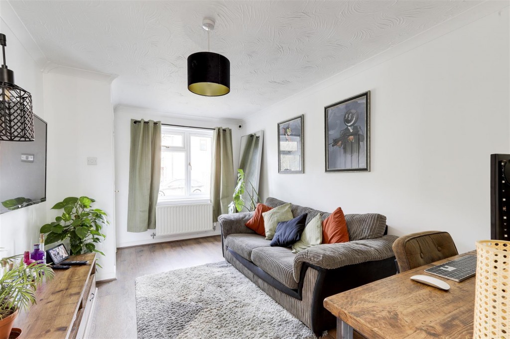 Hotspur Drive, Colwick, Nottinghamshire, NG4 2BT