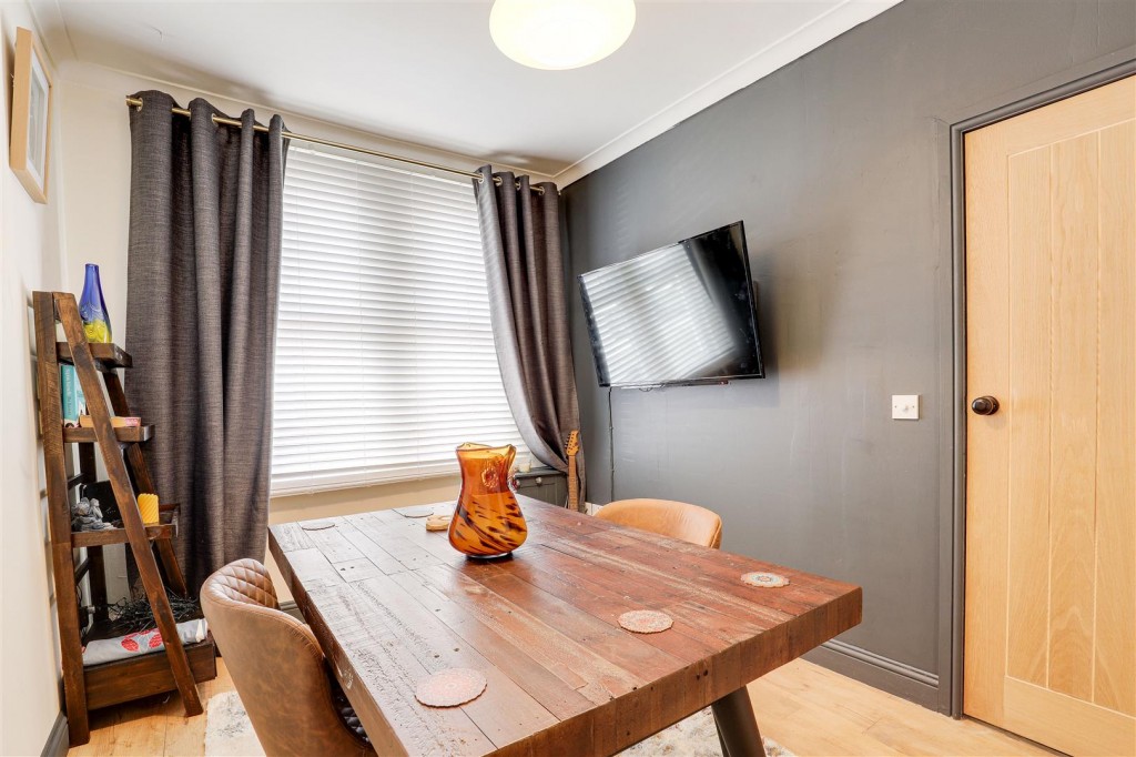 Wilford Crescent East, The Meadows, Nottinghamshire, NG2 2ED