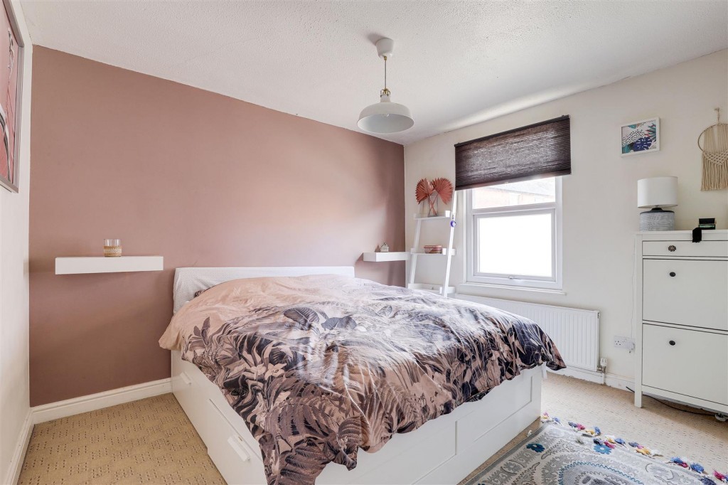 Wilford Crescent East, The Meadows, Nottinghamshire, NG2 2ED