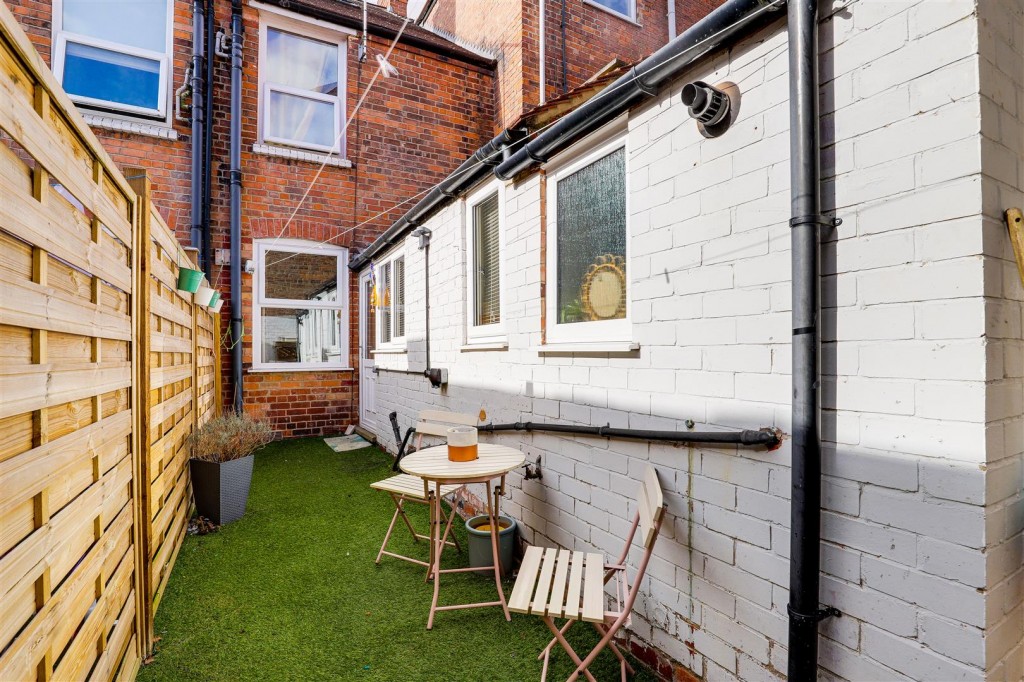 Wilford Crescent East, The Meadows, Nottinghamshire, NG2 2ED