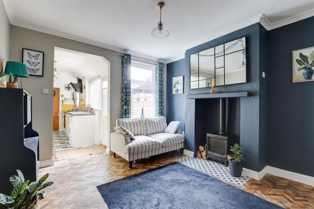 Wilford Crescent East, The Meadows, Nottinghamshire, NG2 2ED