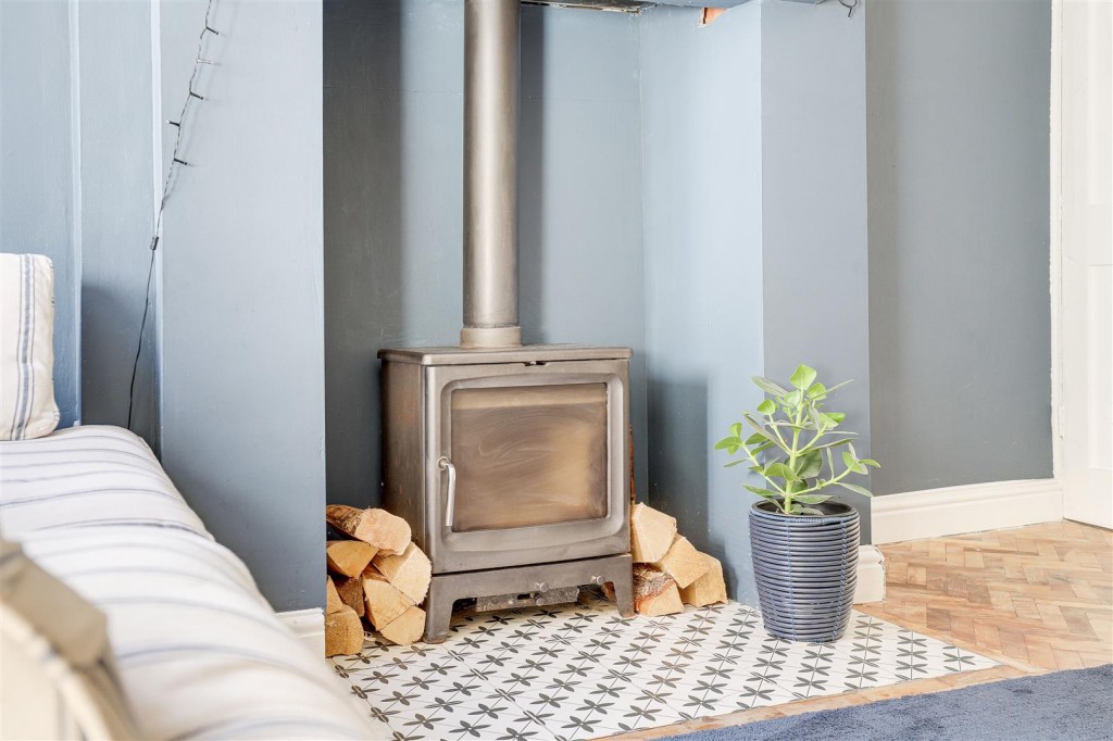 Wilford Crescent East, The Meadows, Nottinghamshire, NG2 2ED