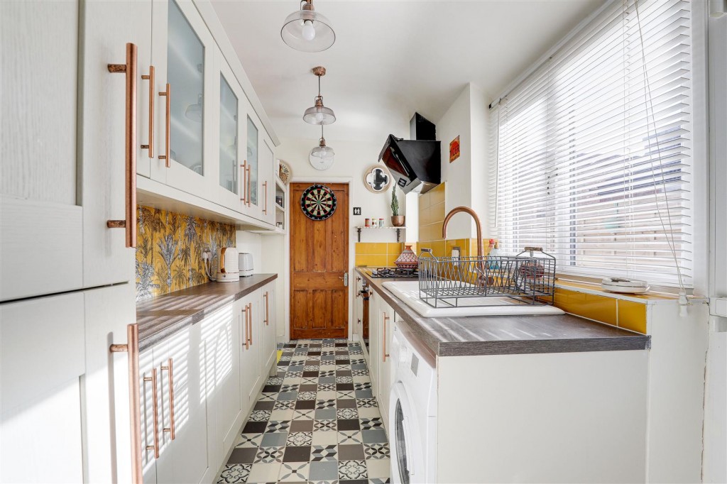 Wilford Crescent East, The Meadows, Nottinghamshire, NG2 2ED