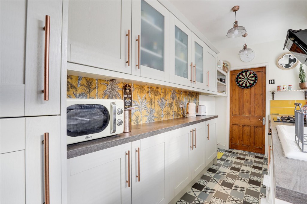 Wilford Crescent East, The Meadows, Nottinghamshire, NG2 2ED
