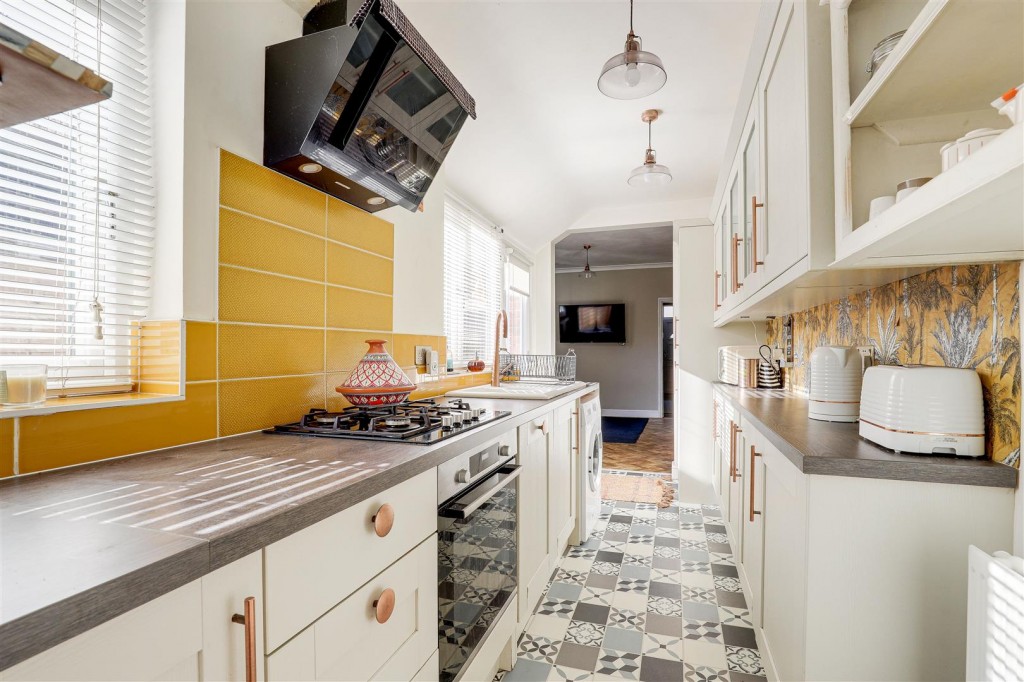 Wilford Crescent East, The Meadows, Nottinghamshire, NG2 2ED