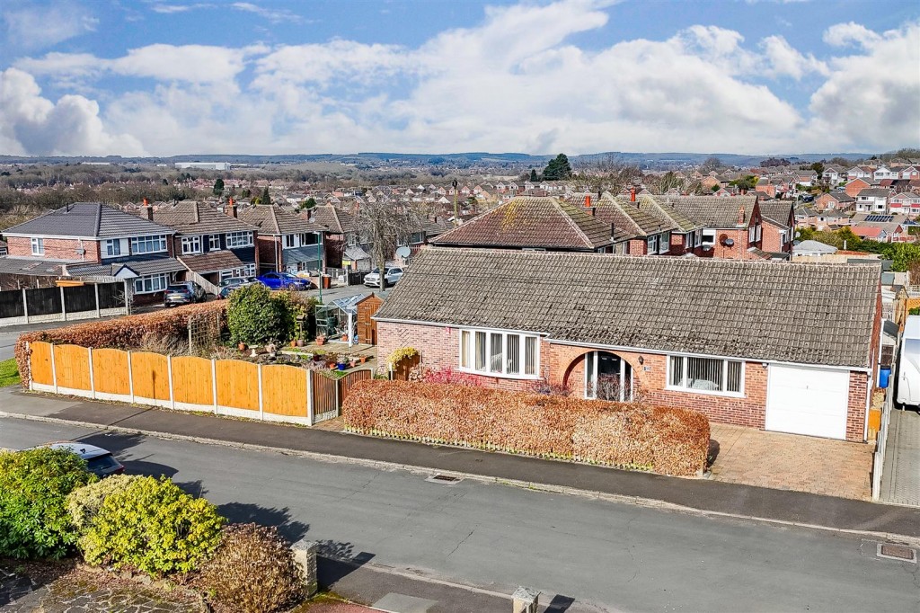 Langbank Avenue, Rise Park, Nottinghamshire, NG5 5BU