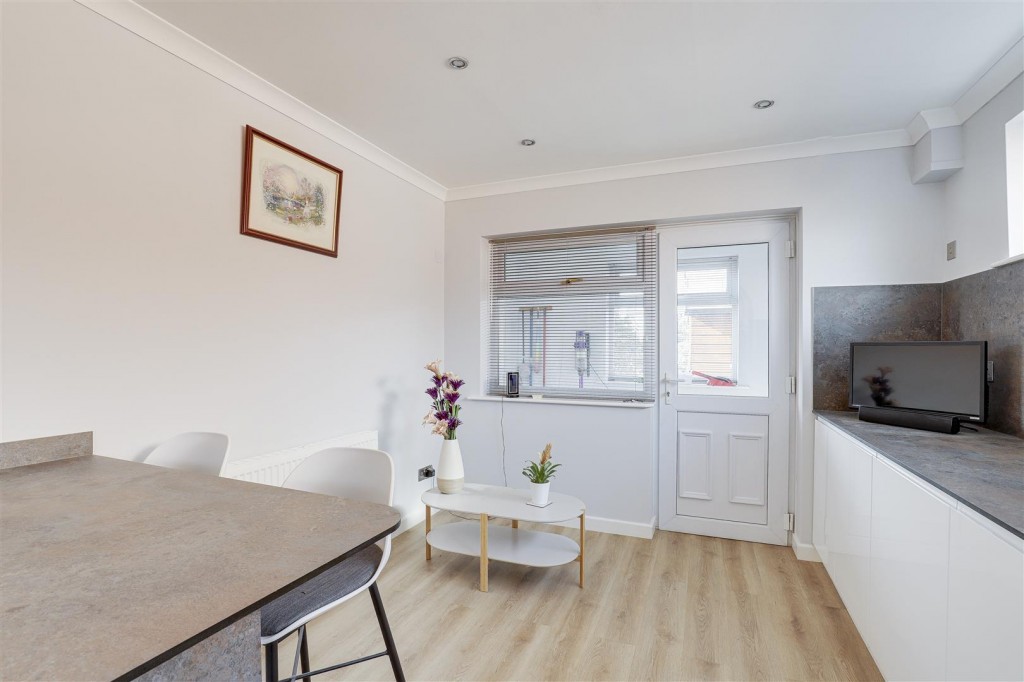 Langbank Avenue, Rise Park, Nottinghamshire, NG5 5BU