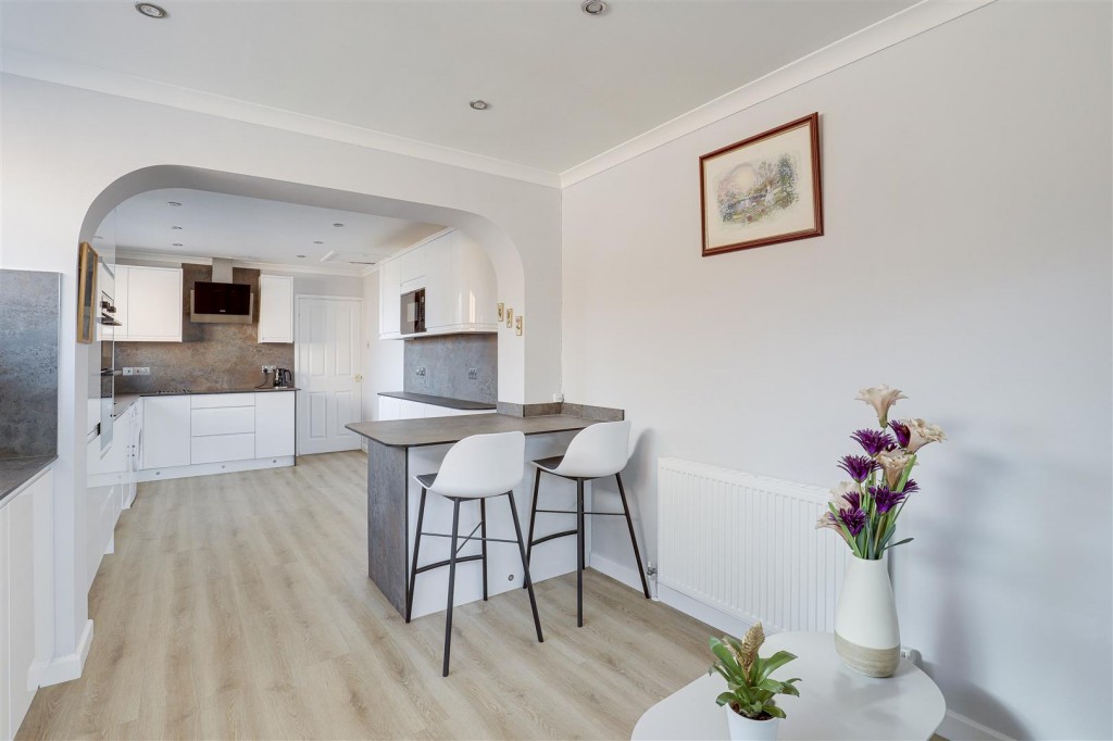 Langbank Avenue, Rise Park, Nottinghamshire, NG5 5BU