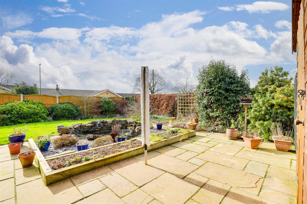 Langbank Avenue, Rise Park, Nottinghamshire, NG5 5BU