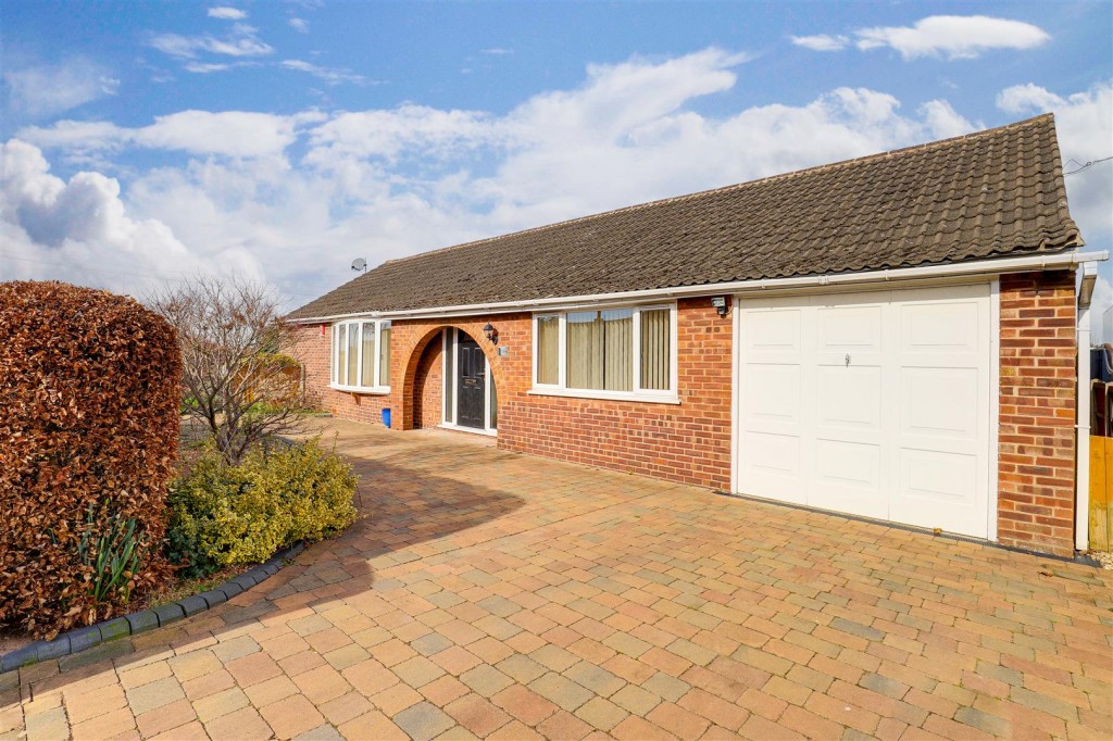 Langbank Avenue, Rise Park, Nottinghamshire, NG5 5BU