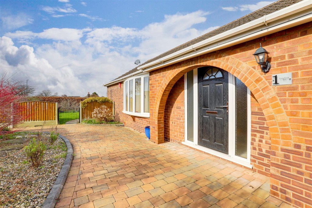 Langbank Avenue, Rise Park, Nottinghamshire, NG5 5BU