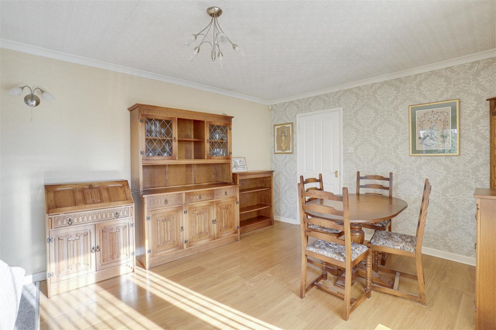 Langbank Avenue, Rise Park, Nottinghamshire, NG5 5BU