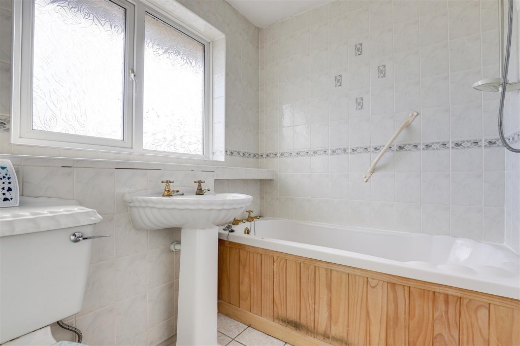 Aster Road, Mapperley, Nottinghamshire, NG3 4PF