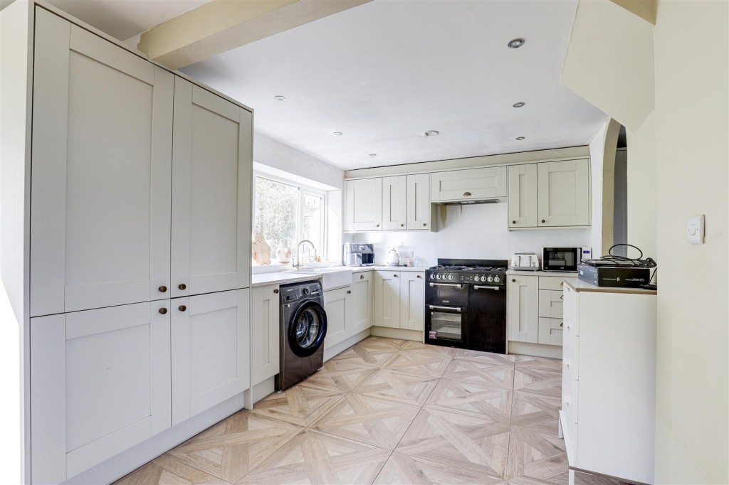 Besecar Avenue, Gedling, Nottinghamshire, NG4 4EN