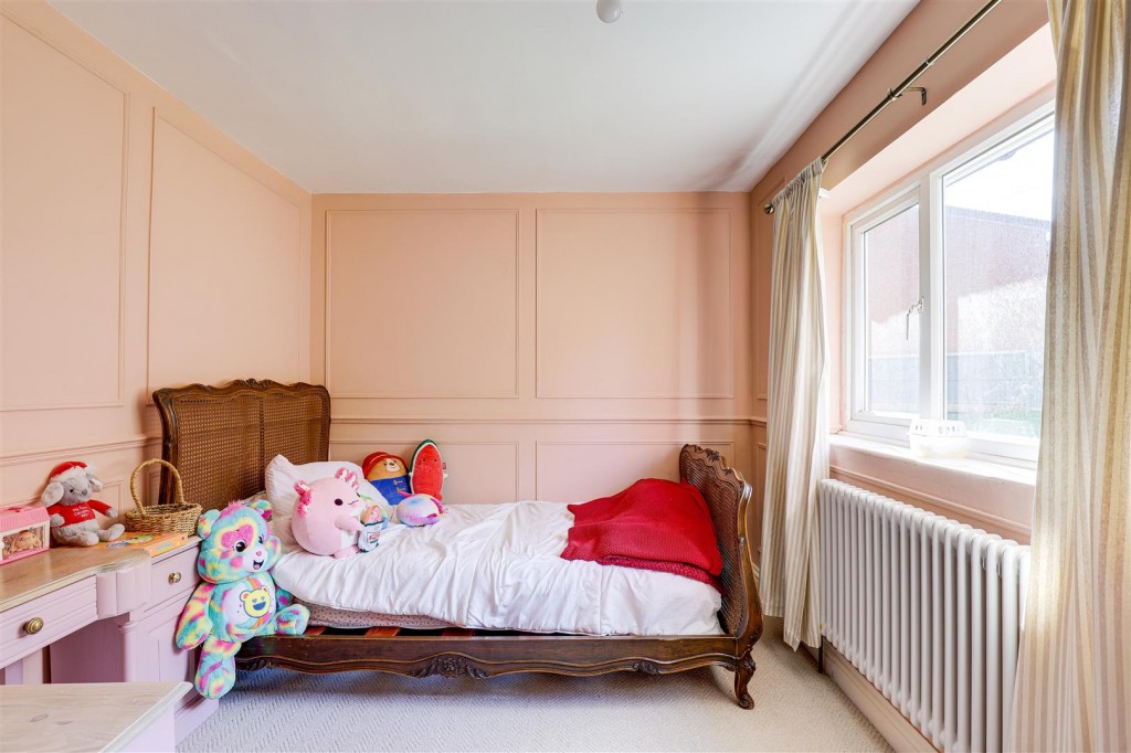 Besecar Avenue, Gedling, Nottinghamshire, NG4 4EN