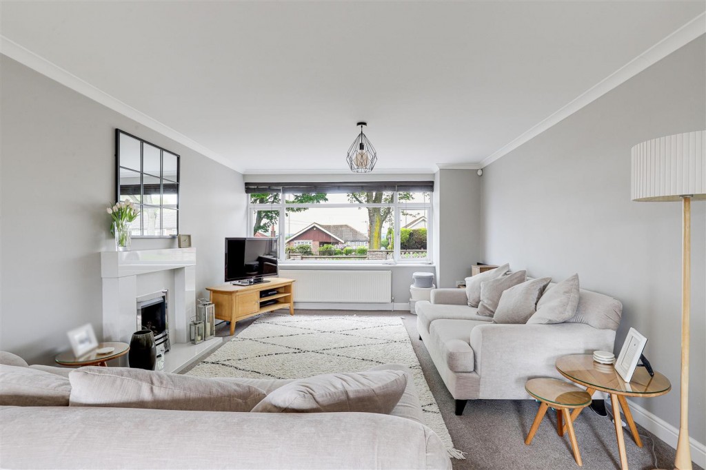 Brownlow Drive, Rise Park, Nottinghamshire, NG5 5BD