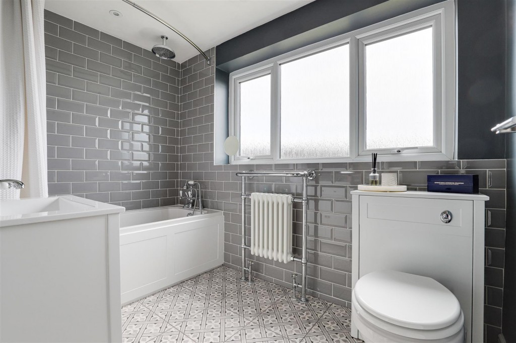 Brownlow Drive, Rise Park, Nottinghamshire, NG5 5BD