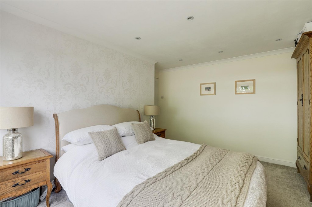 Brownlow Drive, Rise Park, Nottinghamshire, NG5 5BD
