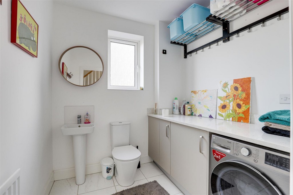 Josephine Grove, Edwalton, Nottinghamshire, NG12 4LL