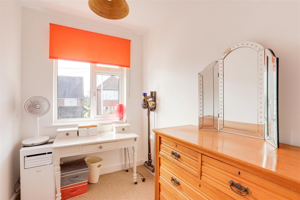 Kingrove Avenue, Beeston, Nottinghamshire, NG9 4DQ