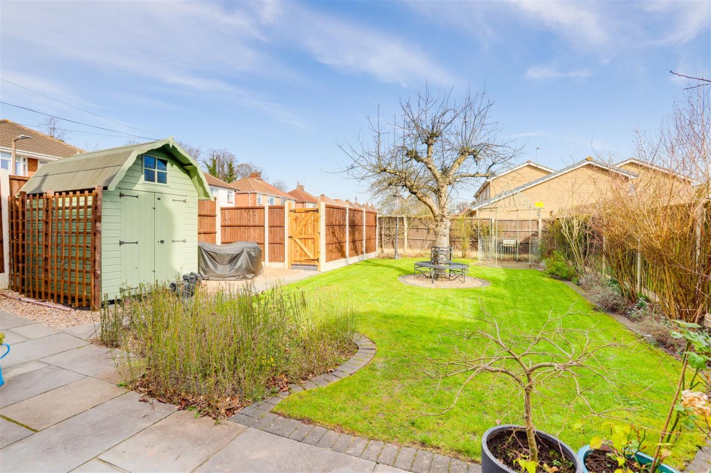 Kingrove Avenue, Beeston, Nottinghamshire, NG9 4DQ