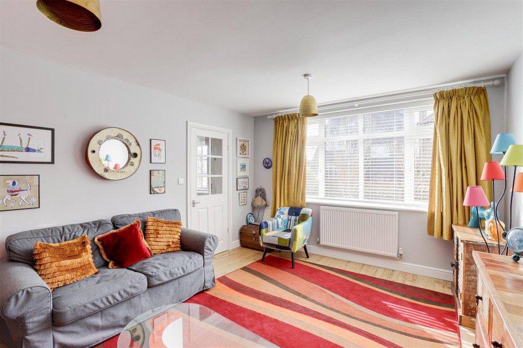 Kingrove Avenue, Beeston, Nottinghamshire, NG9 4DQ