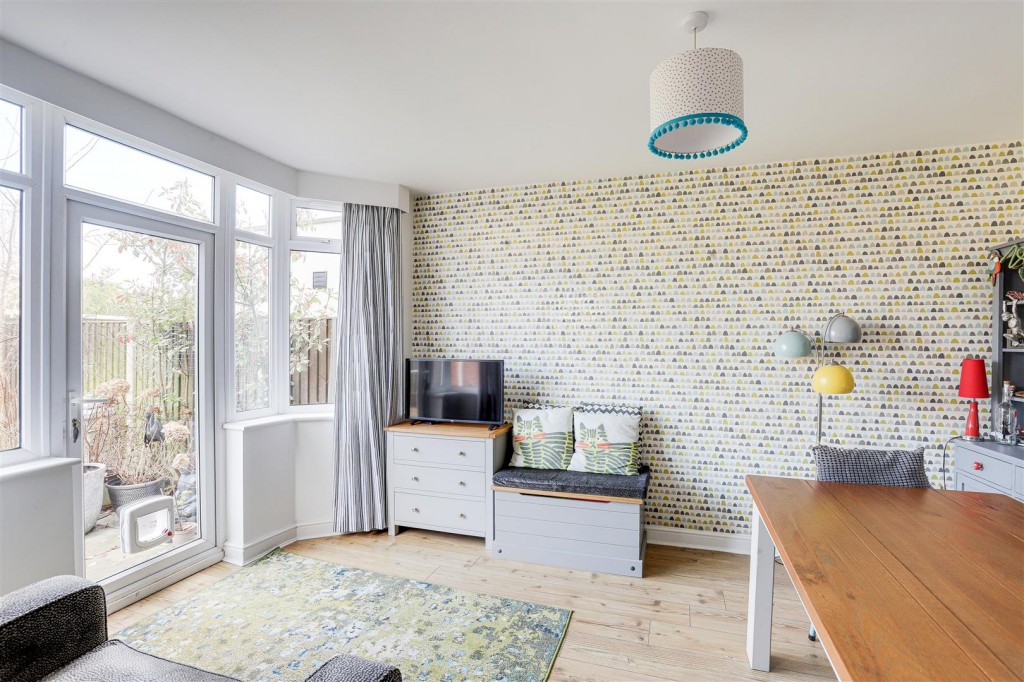 Kingrove Avenue, Beeston, Nottinghamshire, NG9 4DQ