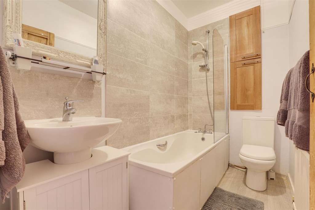 Highfield Grove, West Bridgford, Nottinghamshire, NG2 6DW