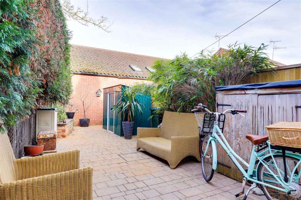 Highfield Grove, West Bridgford, Nottinghamshire, NG2 6DW