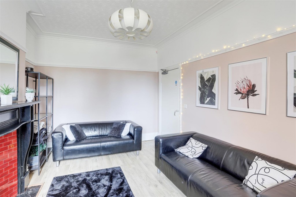 Balmoral Avenue, West Bridgford, Nottinghamshire, NG2 7QU