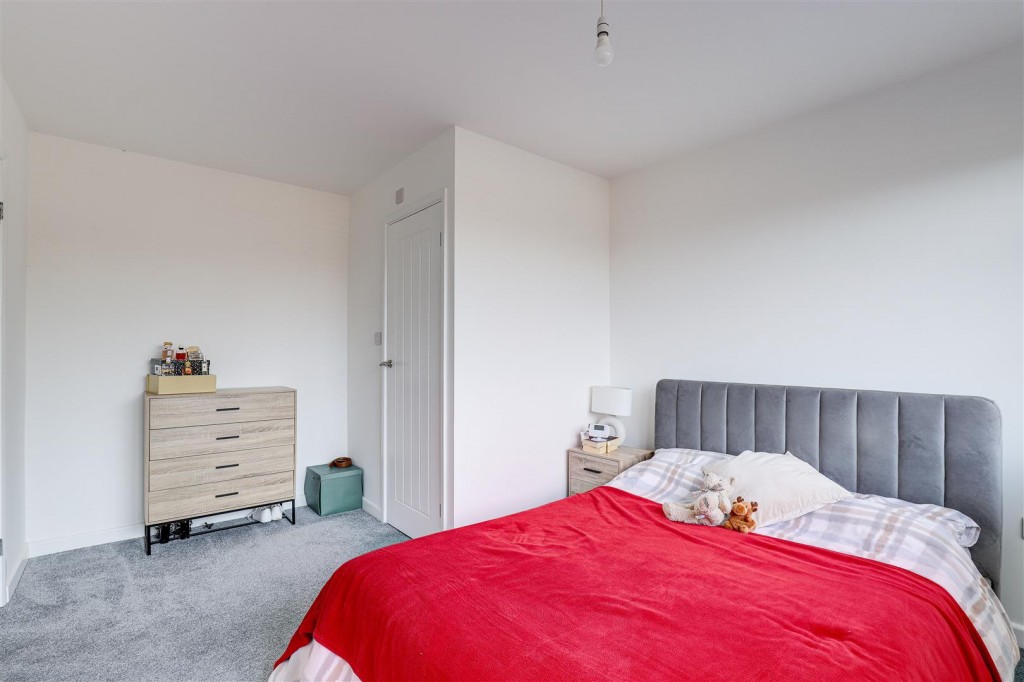 Ladywood Road, Ilkeston, Derbyshire, DE7 4NE
