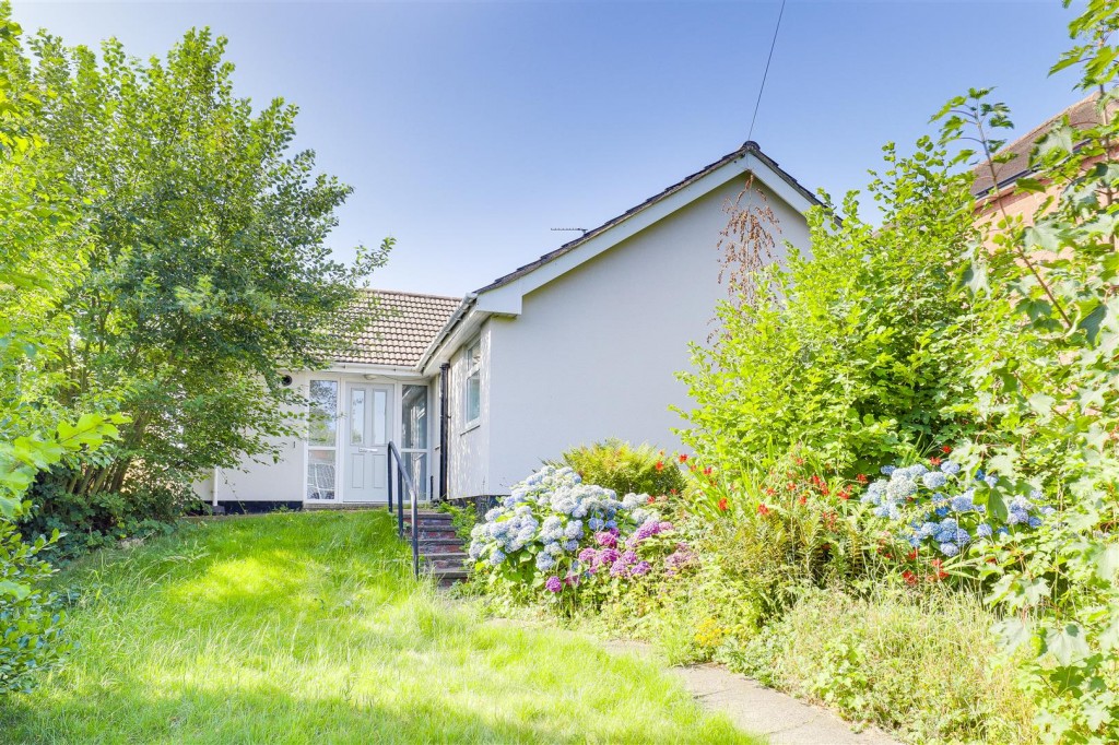 Ladywood Road, Ilkeston, Derbyshire, DE7 4NE