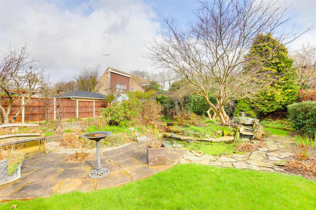 The Hollows, Silverdale, Nottinghamshire, NG11 7FJ
