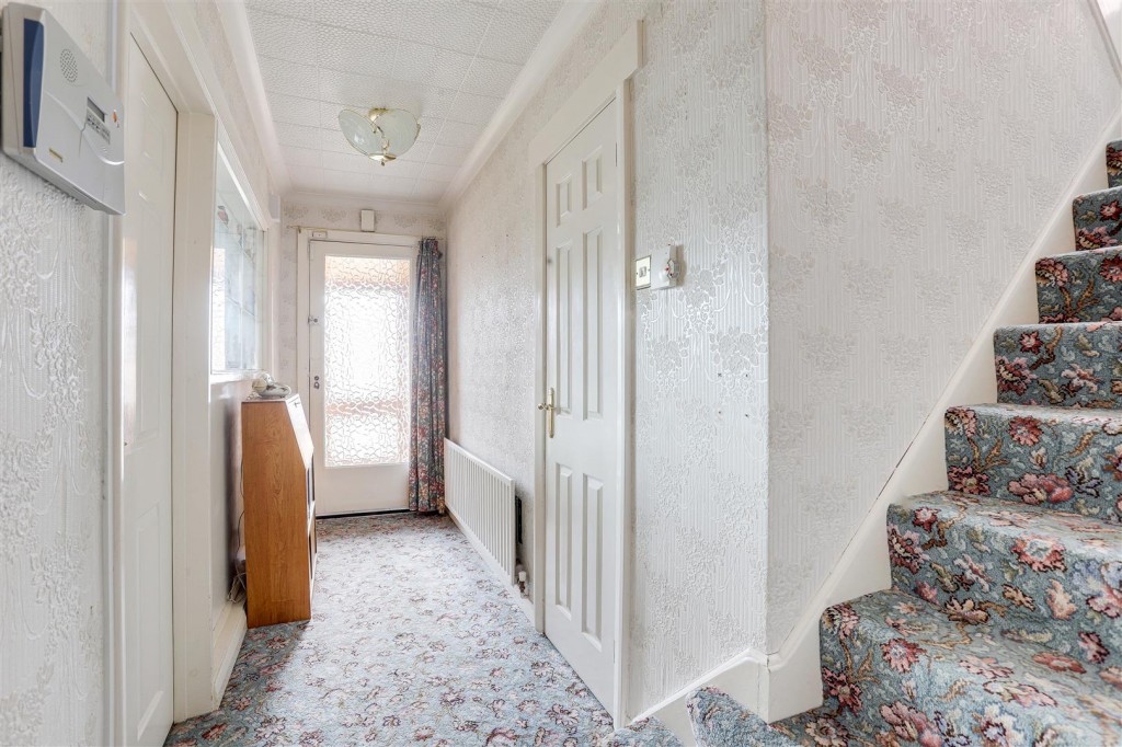 The Hollows, Silverdale, Nottinghamshire, NG11 7FJ