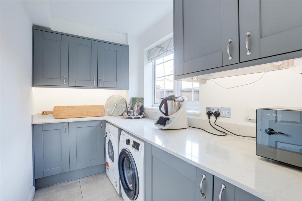 Wychwood Drive, Trowell, Nottinghamshire, NG9 3RB