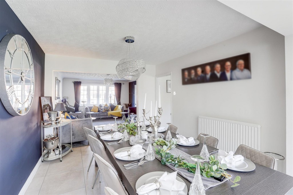 Wychwood Drive, Trowell, Nottinghamshire, NG9 3RB
