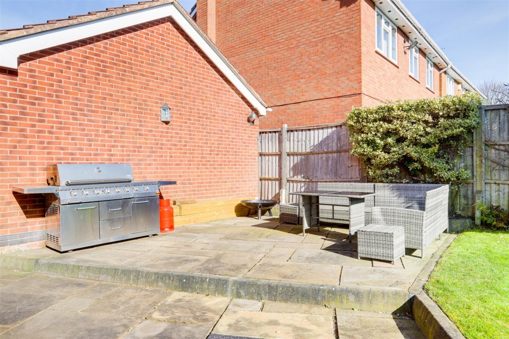 Wychwood Drive, Trowell, Nottinghamshire, NG9 3RB