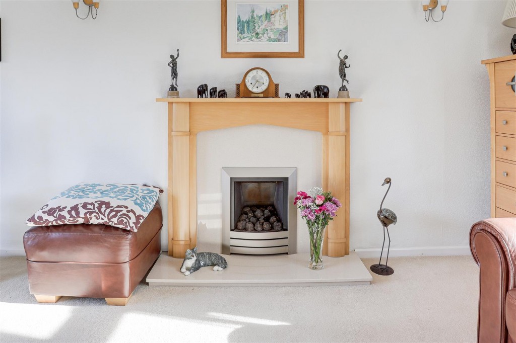 Russell Drive, Wollaton, Nottinghamshire, NG8 2BE