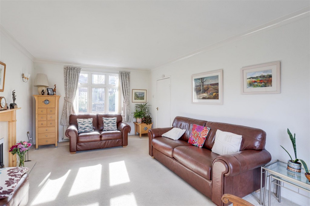 Russell Drive, Wollaton, Nottinghamshire, NG8 2BE