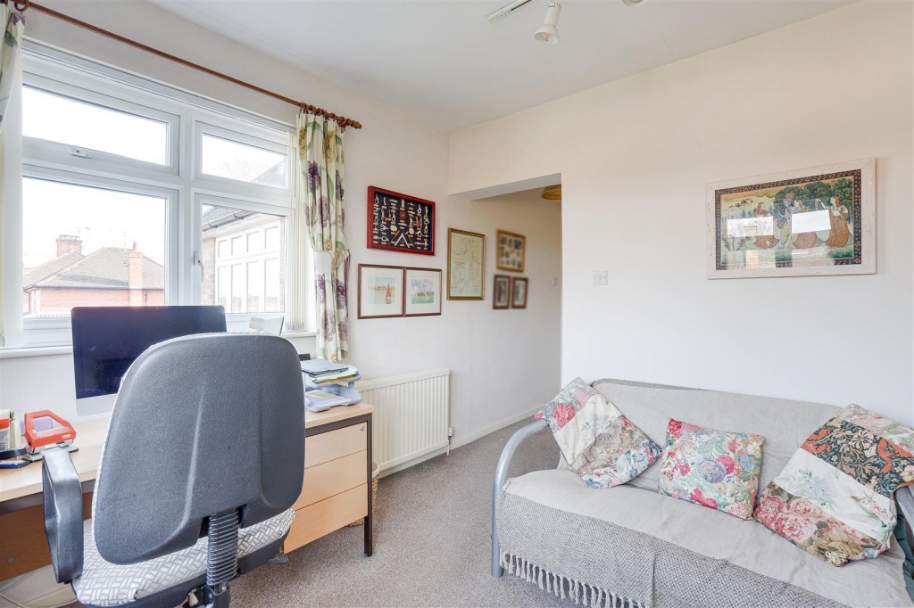 Russell Drive, Wollaton, Nottinghamshire, NG8 2BE