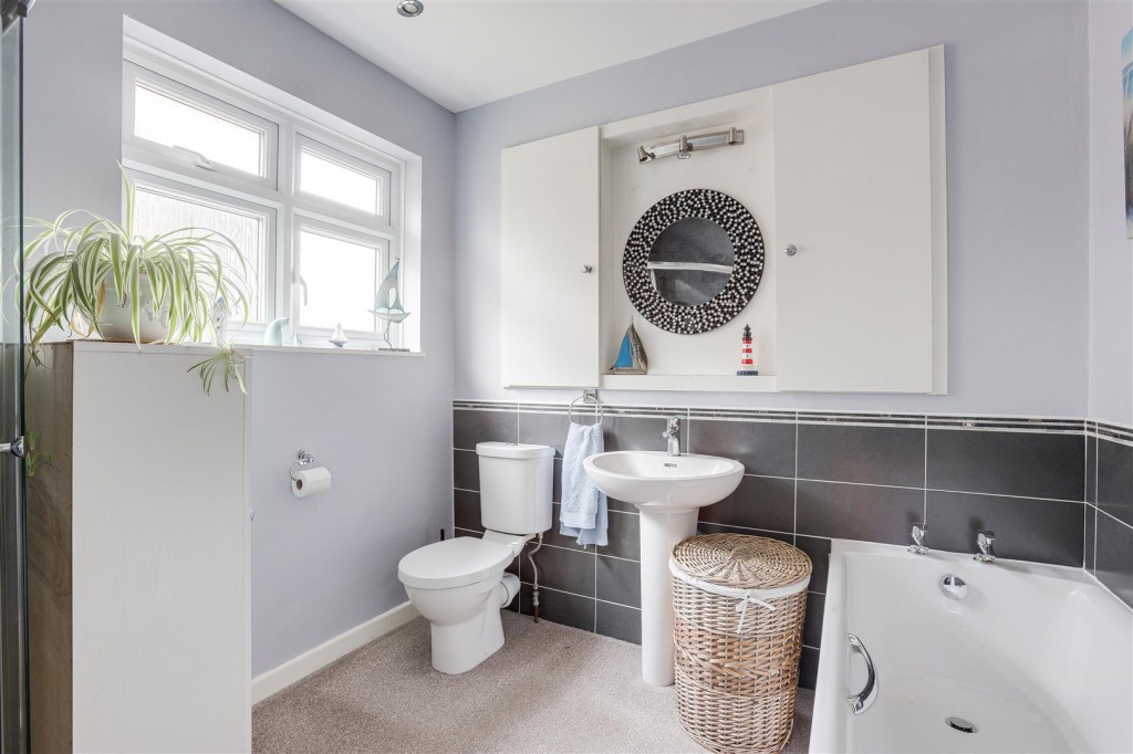 Russell Drive, Wollaton, Nottinghamshire, NG8 2BE