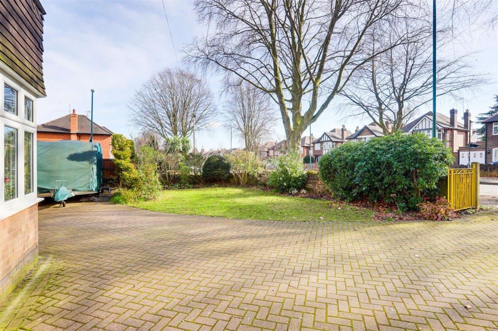 Russell Drive, Wollaton, Nottinghamshire, NG8 2BE