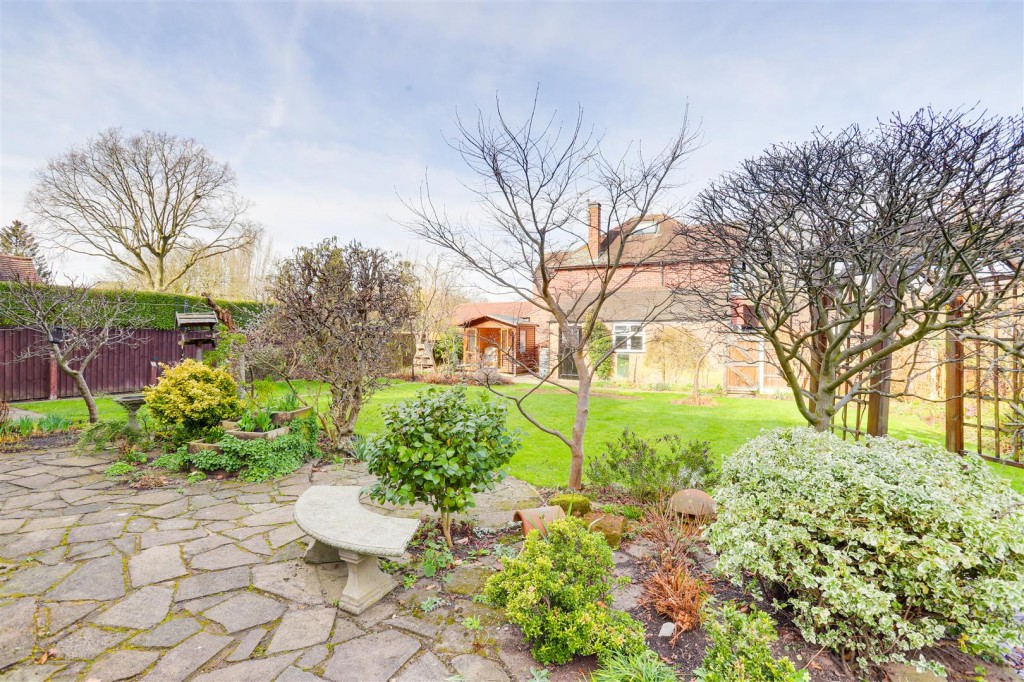 Russell Drive, Wollaton, Nottinghamshire, NG8 2BE