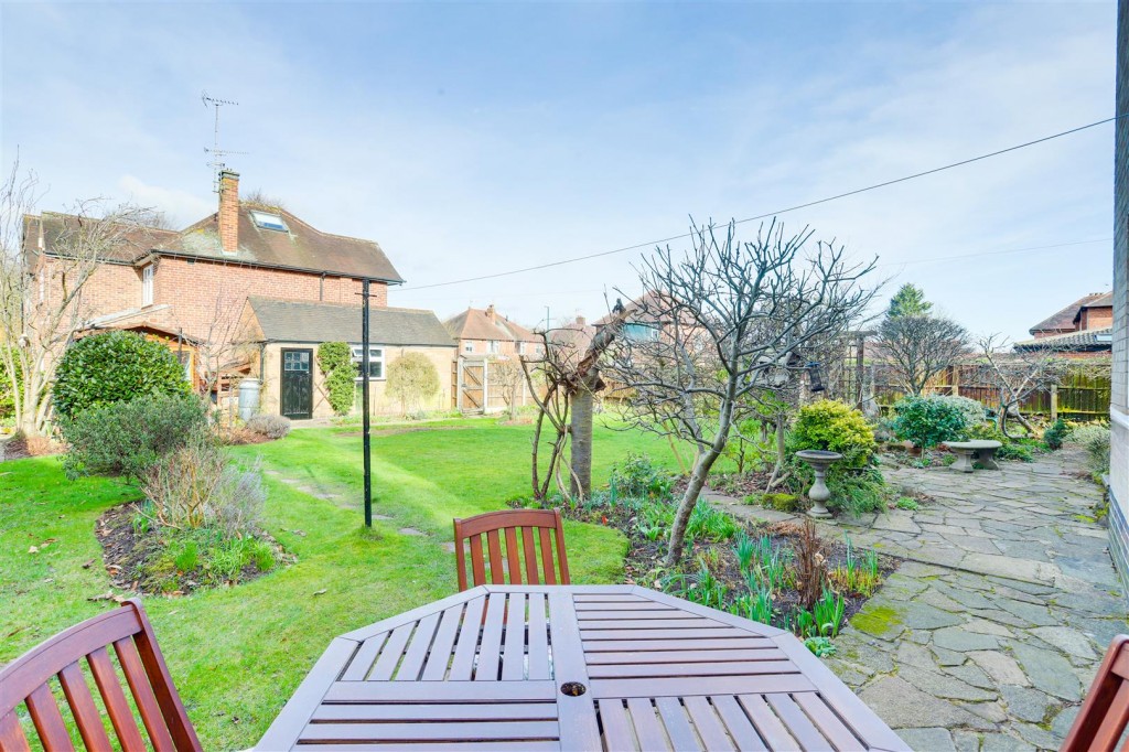 Russell Drive, Wollaton, Nottinghamshire, NG8 2BE