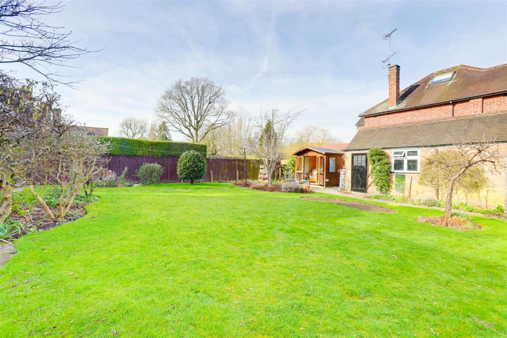 Russell Drive, Wollaton, Nottinghamshire, NG8 2BE