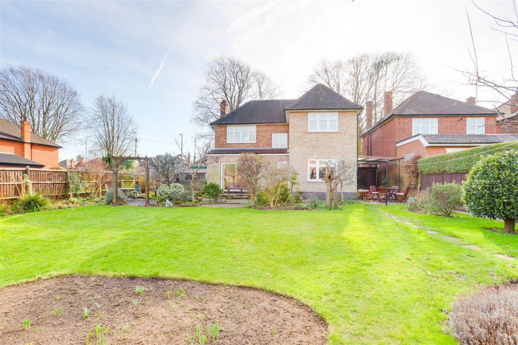 Russell Drive, Wollaton, Nottinghamshire, NG8 2BE